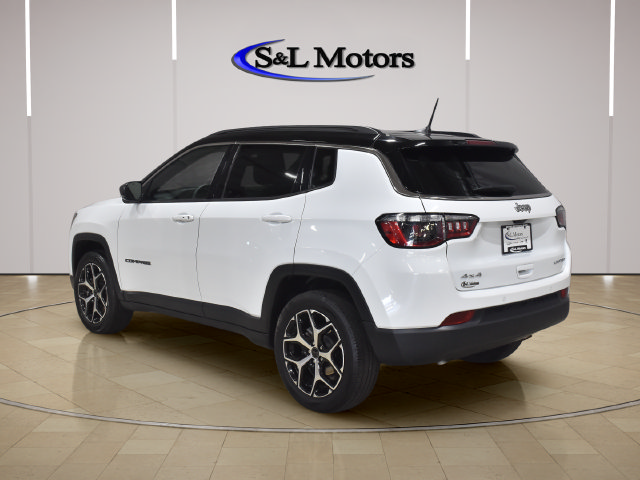 Used 2025 Jeep Compass Limited AWD/4WD image 5