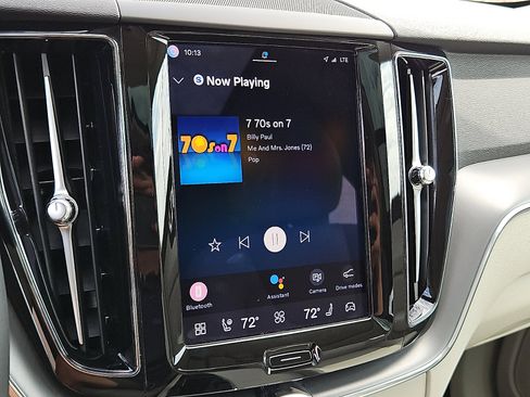 Certified 2023 Volvo XC60 B5 Core w/ Climate Package AWD/4WD image 18