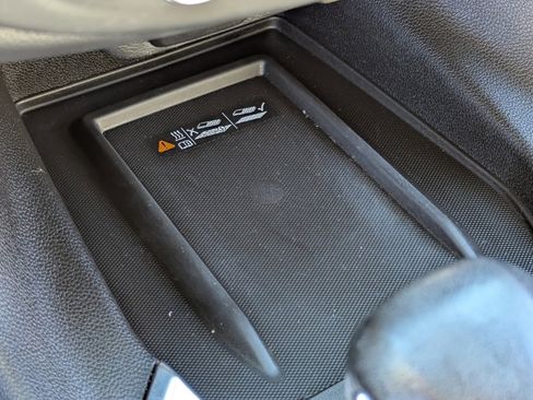 Used 2022 Chevrolet Traverse LT image 24