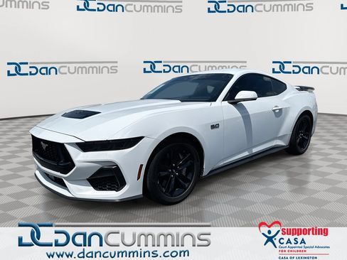 Used 2025 Ford Mustang GT RWD image 1