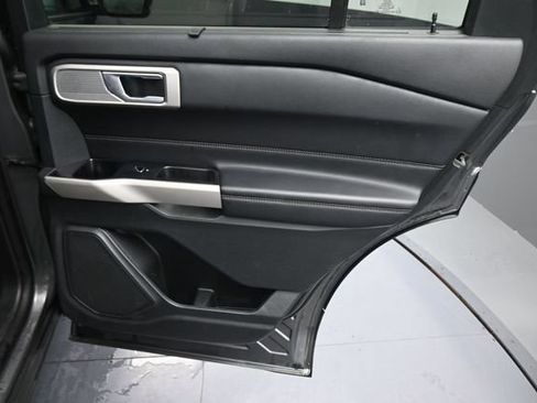 Used 2023 Ford Explorer Limited w/ Hybrid Equipment Group 310A AWD/4WD image 15