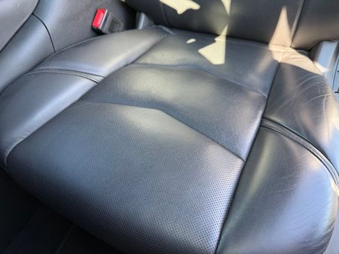 Used 2019 Cadillac Escalade Platinum AWD/4WD image 26