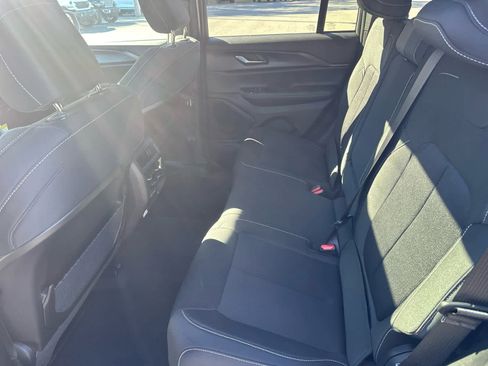 New 2025 Jeep Grand Cherokee Laredo w/ Luxury Tech Group I image 23