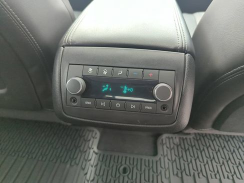 Used 2016 Chevrolet Traverse LTZ FWD image 35