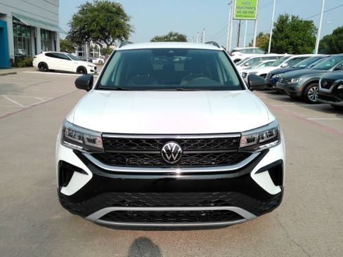 Used 2024 Volkswagen Taos S FWD image 2