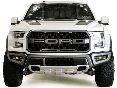 Used 2018 Ford F150 Raptor w/ Equipment Group 802A Luxury AWD/4WD image 2