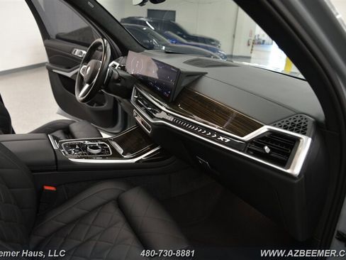 Used 2024 BMW X7 xDrive40i w/ M Sport Package image 19