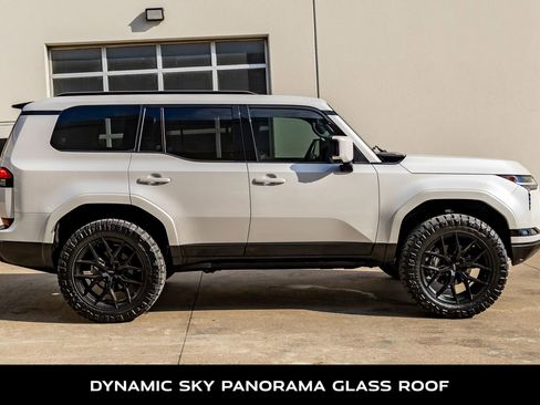 Used 2024 Lexus GX 550 image 11