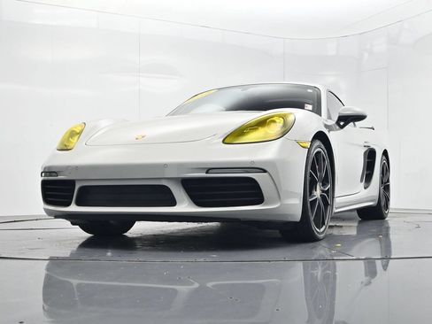 Used 2018 Porsche 718 Cayman S RWD image 34