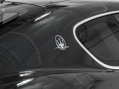 Used 2011 Maserati GranTurismo S RWD image 42