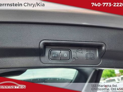 Used 2020 Ford Explorer XLT w/ Equipment Group 202A AWD/4WD image 22