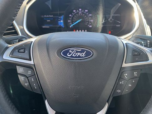 Used 2018 Ford Edge Titanium w/ Equipment Group 302A AWD/4WD image 19