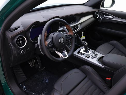 New 2025 Alfa Romeo Stelvio Sprint AWD/4WD image 6
