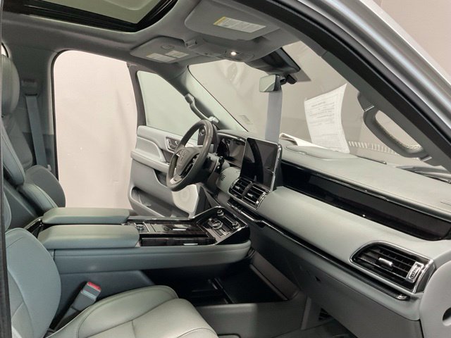 Used 2019 Lincoln Navigator Reserve AWD/4WD image 26