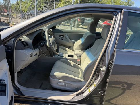 Used 2009 Toyota Camry SE FWD image 22