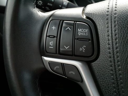 Used 2019 Toyota Highlander SE AWD/4WD image 26