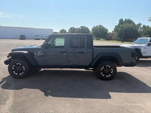 Used 2026 Jeep Gladiator Rubicon AWD/4WD image 3