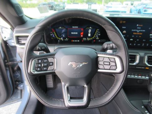 Used 2025 Ford Mustang GT Premium image 18