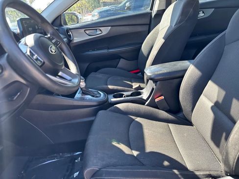 Used 2021 Kia Forte LXS FWD image 10