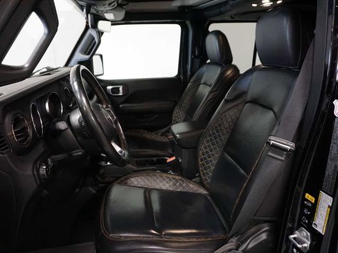 Used 2023 Jeep Gladiator Overland image 12