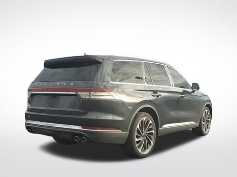 Used 2020 Lincoln Aviator Reserve w/ Equipment Group 202A image 3