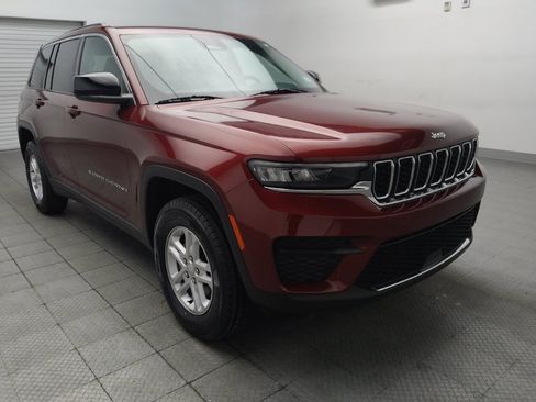 Used 2024 Jeep Grand Cherokee Laredo RWD image 13