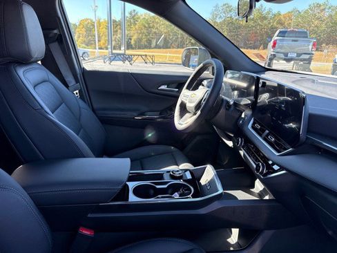 New 2026 Chevrolet Equinox LT w/ Convenience Package II image 12