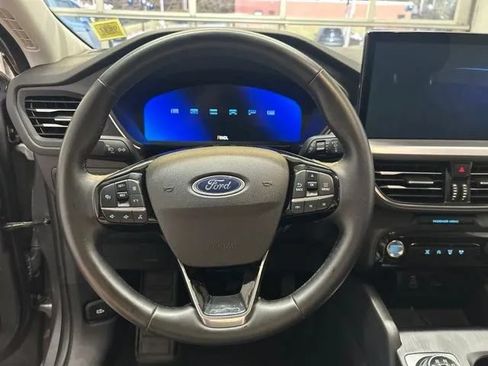 Used 2025 Ford Escape Platinum AWD/4WD image 21