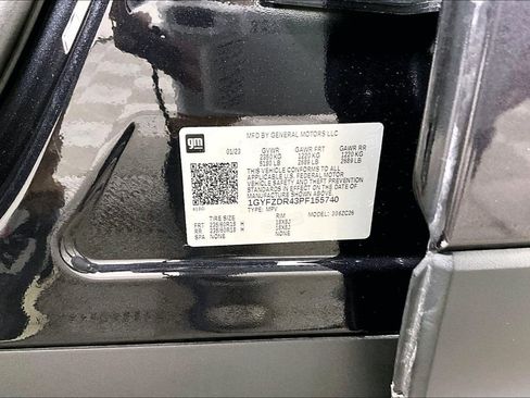 Used 2023 Cadillac XT4 Premium Luxury w/ Cold Weather Package image 32