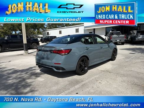 Used 2025 Nissan Sentra SR w/ SR Premium Package FWD image 10