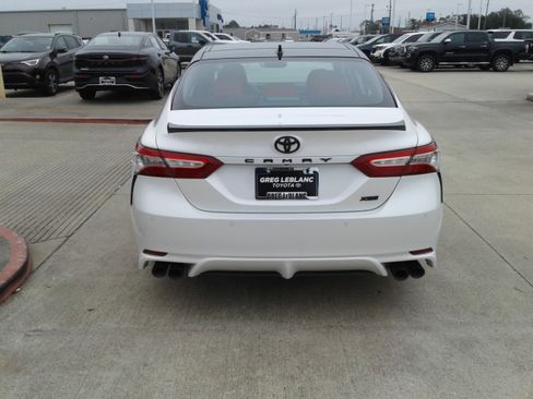 Used 2020 Toyota Camry XSE image 6