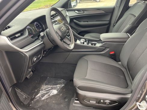 New 2025 Jeep Grand Cherokee 4WD image 19