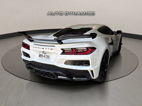 Used 2023 Chevrolet Corvette Z06 w/ Z07 Performance Package RWD image 5
