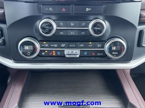 Used 2024 Ford Expedition Limited image 9