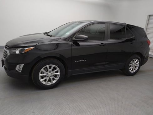 Used 2020 Chevrolet Equinox LS w/ LS Convenience Package image 2