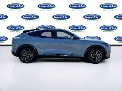Used 2024 Ford Mustang Mach-E Premium image 9