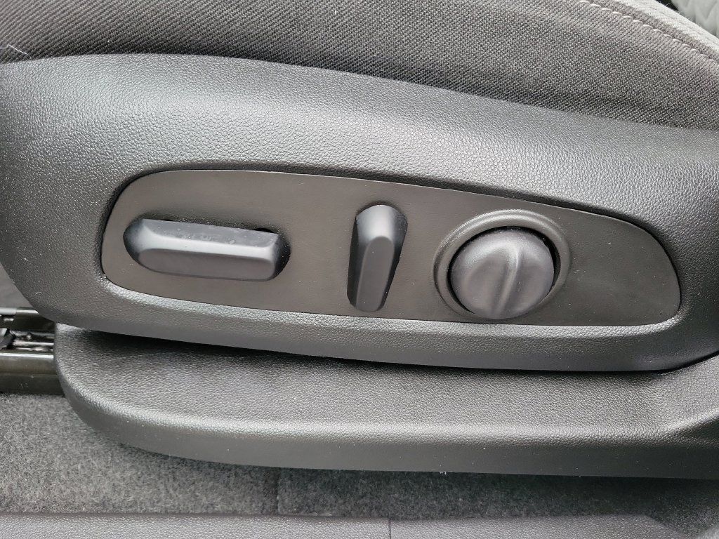 Used 2024 Chevrolet Equinox LS w/ LS Convenience Package FWD image 21