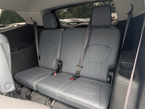 Used 2019 Buick Enclave Essence AWD/4WD image 16