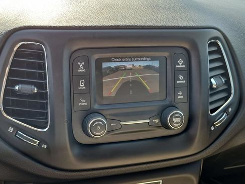 Used 2018 Jeep Compass Sport AWD/4WD image 19