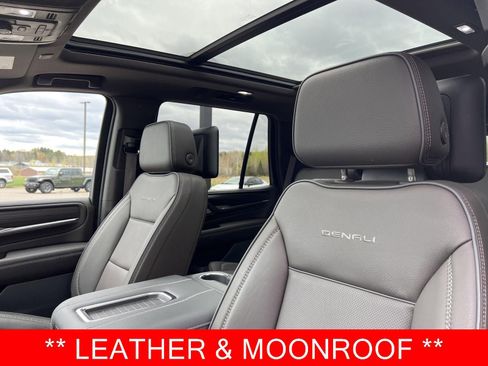 Used 2024 GMC Yukon Denali w/ Advanced Technology Package AWD/4WD image 2