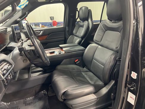 Used 2024 Lincoln Navigator Reserve AWD/4WD image 14