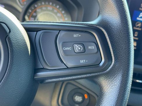 Used 2024 Jeep Gladiator Sport AWD/4WD image 17