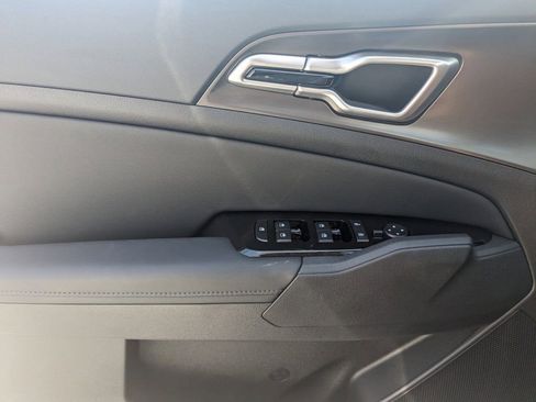 Used 2024 Kia Sportage EX image 23