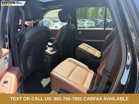 Used 2025 Lincoln Navigator Reserve AWD/4WD image 35