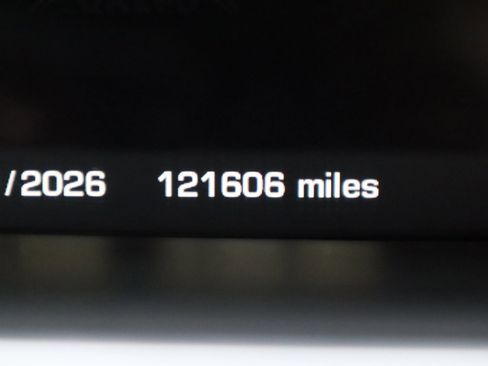 Used 2016 Land Rover Range Rover Sport SVR image 18