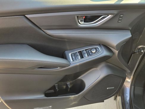 New 2025 Subaru Ascent Limited image 4