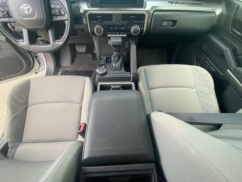 Used 2024 Toyota Tacoma SR5 AWD/4WD image 10