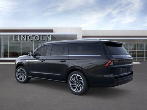 New 2025 Lincoln Navigator L Reserve AWD/4WD image 4