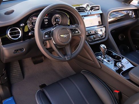 New 2025 Bentley Bentayga AWD/4WD image 2
