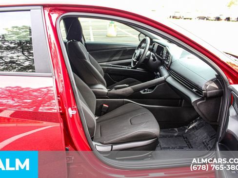 Used 2025 Hyundai Elantra Sport image 21